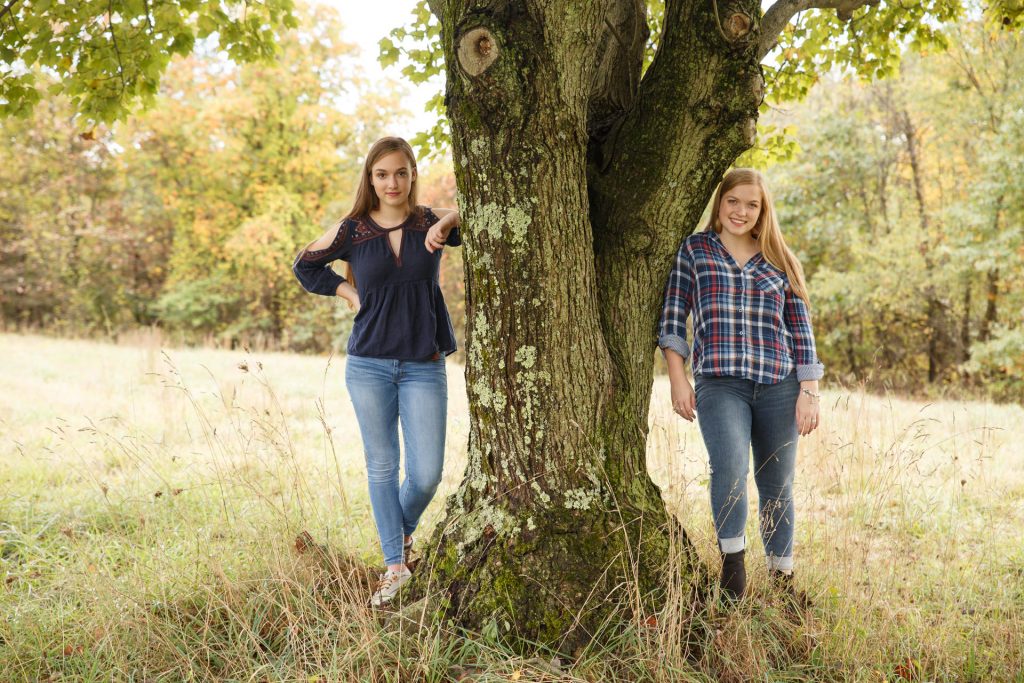 fall senior photo sisters