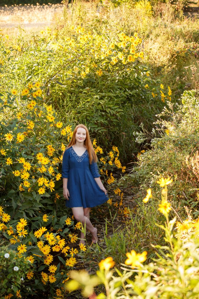 fall senior photo flowers