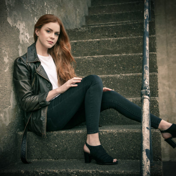 senior photo girl on steps